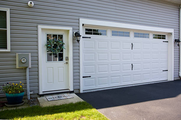 24/7 Emergency Garage Door Panel Replacement experts in Bryant, WA